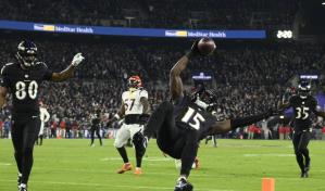 Ravens derrotan a Bengals, que pierden a Burrow por lesión