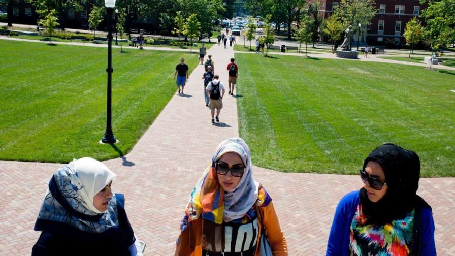 Investigan a universidades y escuela de EEUU por incidentes de islamofobia y antisemitismo