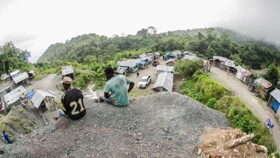 Representantes de mina Larimar aseguran brote diarreico no se originó en el lugar