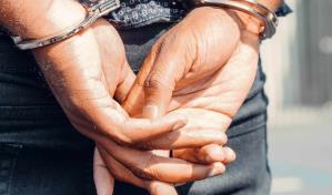 Apresan hombre por tráfico y comercio de medicamentos presuntamente adulterados