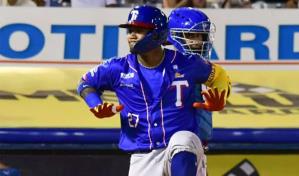 Video | Acuña Jr. celebra premio a Jugador Más Valioso debutando con jonrón en Venezuela