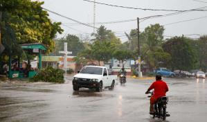 COE aumenta a 19 las provincias en alerta por disturbio tropical; siete del sur en rojo