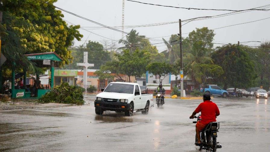 COE aumenta a 19 las provincias en alerta por disturbio tropical; siete del sur en rojo