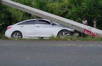 Mujer muere tras accidente en la carretera de Monte Plata Mujer muere tras accidente en la carretera de Monte Plata