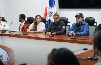 COE eleva a 11 las provincias en alerta roja por disturbio tropical