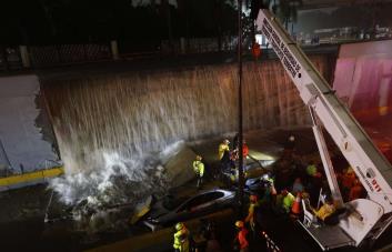 Una persona sin vida tras colapso de pared en desnivel de la avenida 27 de febrero