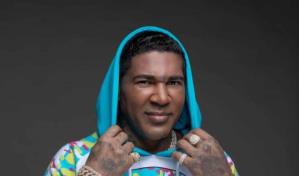 Omega El Fuerte enciende la Navidad de Jet Set Club