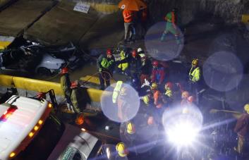 Colapso de pared en la avenida 27 de febrero deja nueve muertos