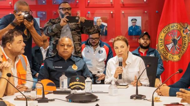 Carolina Mejía encabeza reunión de seguimiento con comité de emergencia para coordinar acciones de asistencia