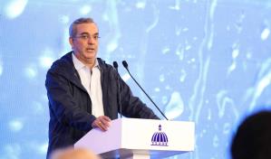 El presidente crea comisión independiente para evaluar estructuras; la presidirá Osiris de León