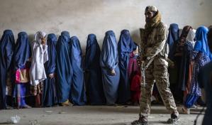 Afganistán: Acoso en línea a mujeres activas en la política se triplicó con el Talibán