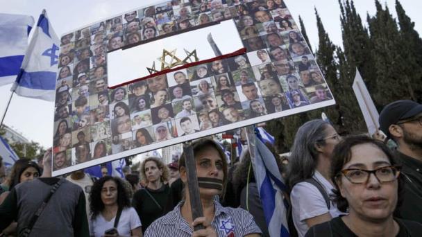 Catar asegura que problemas logísticos y prácticos bloquean la liberación de los rehenes de Hamás