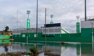 El Tetelo Vargas, en condiciones en su terreno; inundado por fuera