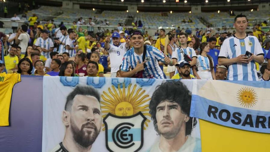 Messi capta el cariño de los torcedores brasileños en el que podría ser su último partido en Río