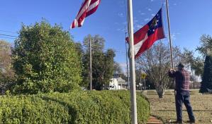 Las banderas de EE.UU. ondearán a media asta por la muerte de Rosalynn Carter