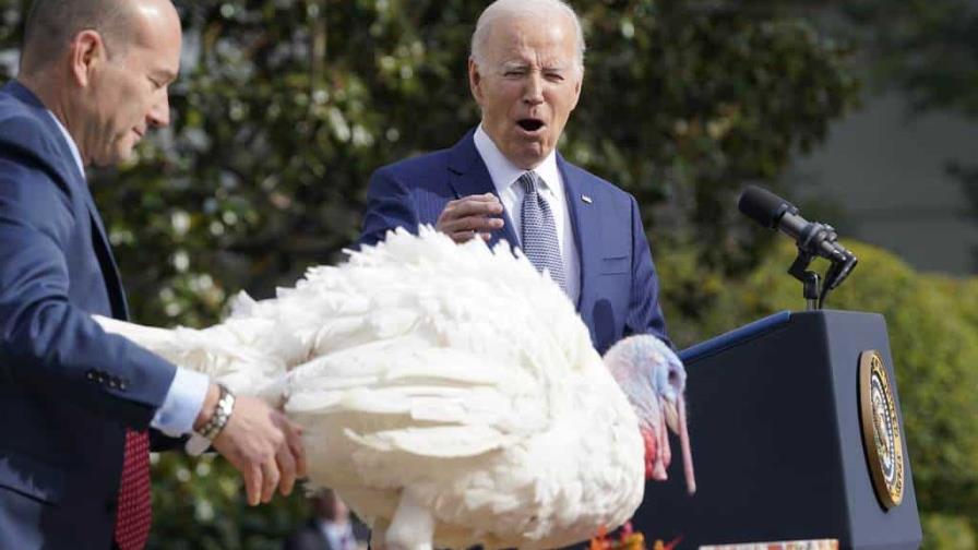 Joe Biden confundió a Taylor Swift y a Britney Spears en indulto del día del pavo Joe Biden confundió a Taylor Swift y a Britney Spears en indulto del día del pavo