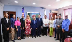 Ministro de Salud se reúne con el comité saliente del CMD y pasan balance a la gestión