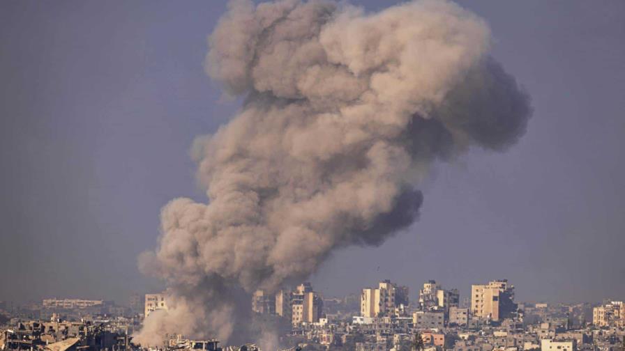 Decenas de muertos en dos hospitales de Gaza por bombardeos del Ejército de Israel