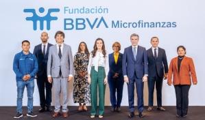 Banco Adopem testigo junto con la Reina Letizia de los beneficios las herramientas digitales