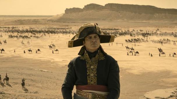 En “Napoleón” de Ridley Scott el emperador no tiene ropa, pero sí mucho ego