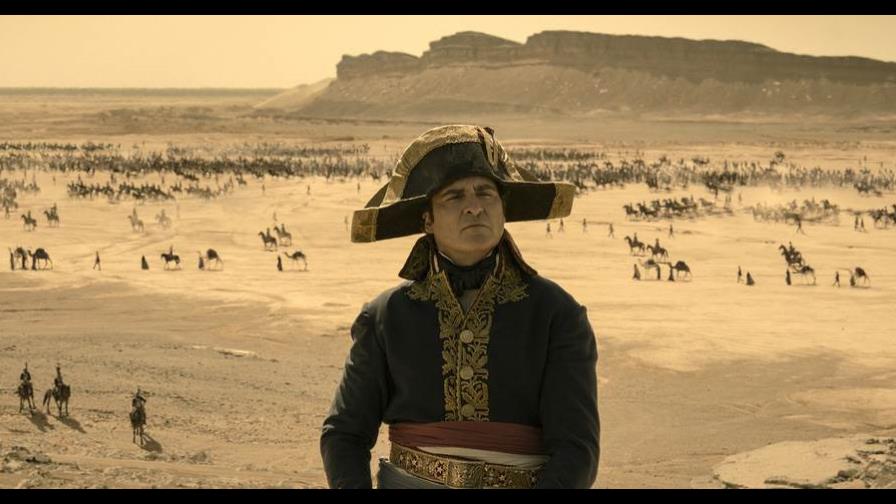En "Napoleón" de Ridley Scott el emperador no tiene ropa, pero sí mucho ego