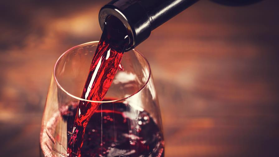 ¿Resaca de vino tinto? la ciencia responde por qué a algunas personas les da dolor de cabeza