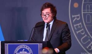 Javier Milei asume la presidencia en Argentina con un duro plan de ajuste fiscal