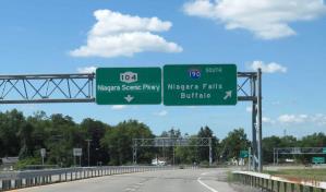 Nueva York cierra la autopista interestatal que conecta con Canadá