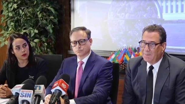 Jean Alain aprovecha permiso para anunciar decisión de la ONU a su favor