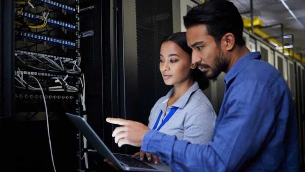 El DNI reclutará jóvenes expertos en tecnología