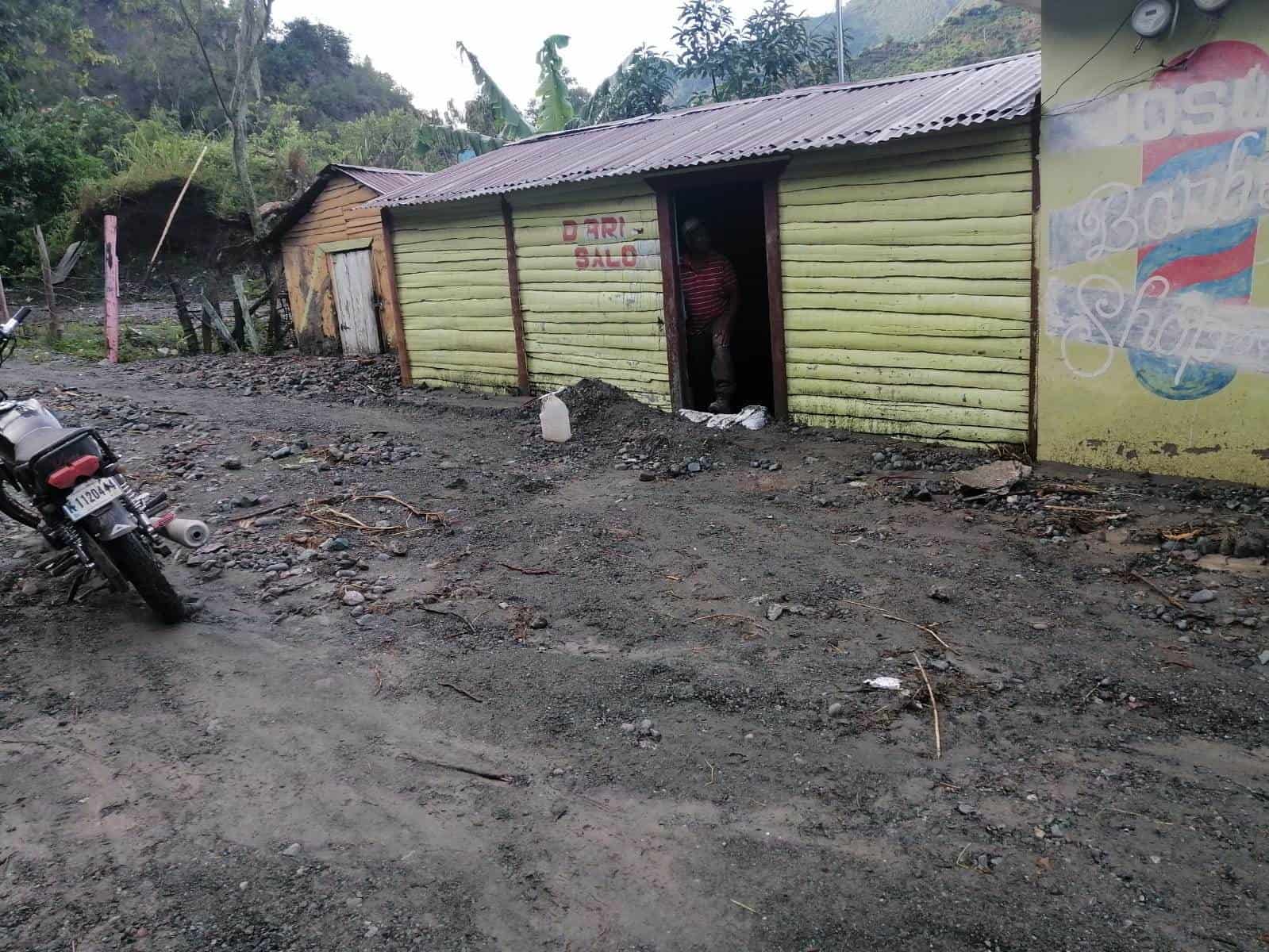 Lluvias afectaron casas y parcelas en San José de Ocoa. 