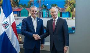 Presidente Abinader se reúne con Tony Blair y hablan de Haití