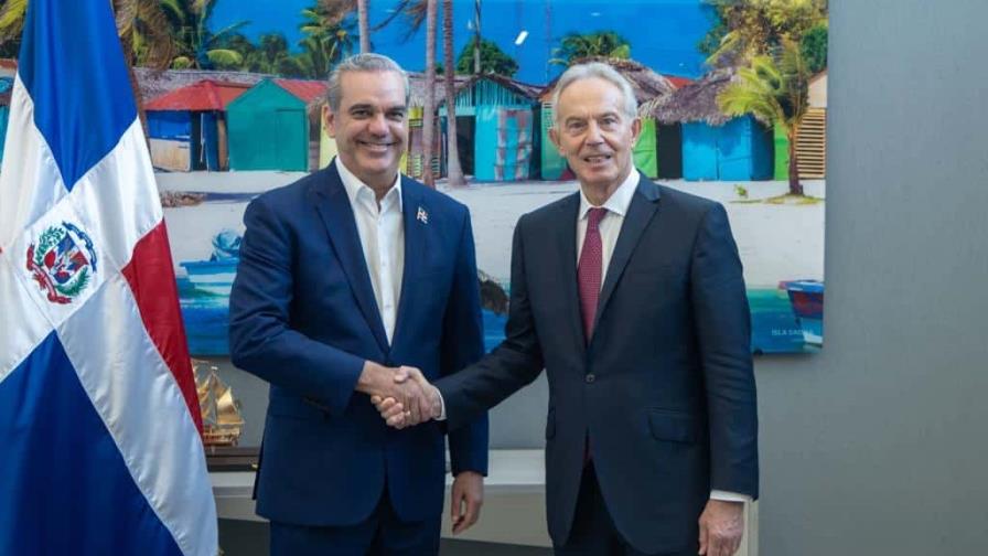 Presidente Abinader se reúne con Tony Blair y hablan de Haití