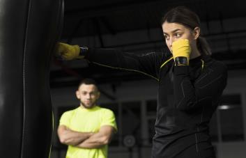 Consejos prácticos de defensa personal para mujeres