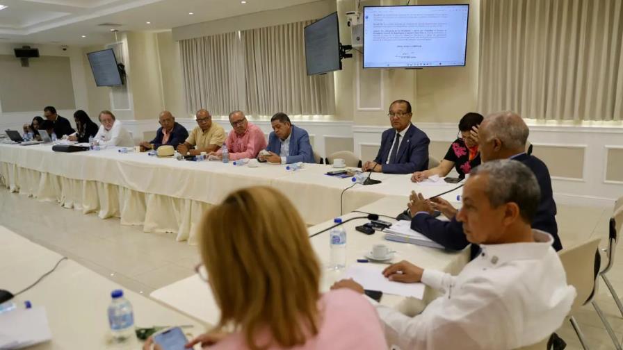 Comisión Bicameral recibirá a los ministros de Hacienda y Economía para tratar Presupuesto 2024