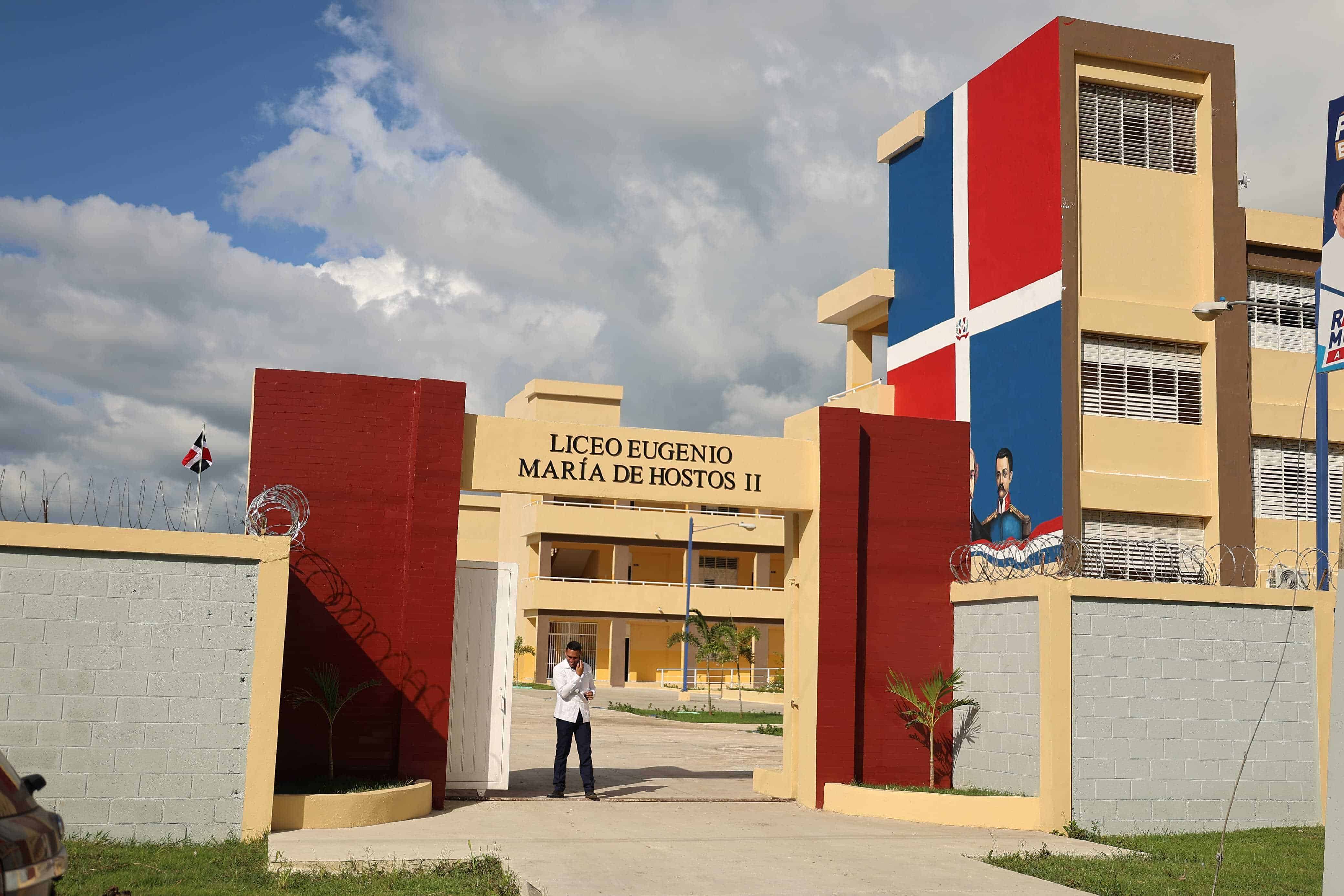 Liceo Eugenio María de Hostos II En San Pedro  de Macorís.