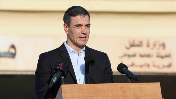 Pedro Sánchez intenta contener un escándalo de corrupción que sacude a España