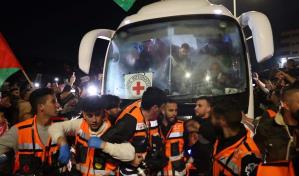 Israel y Hamás intercambian con éxito la primera tanda de rehenes por presos palestinos
