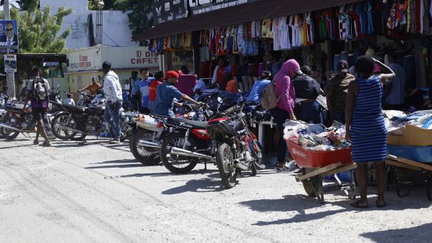 Un día en el mercado binacional en Dajabón: la calma frente a la tormenta
