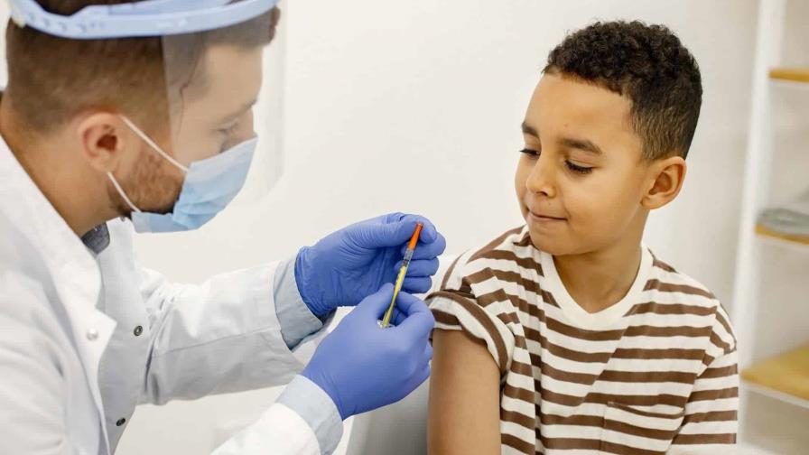 https://resources.diariolibre.com/images/2023/11/24/recomiendan-vacunacion-como-medida-preventiva-a-neumonia-focus-0-0-896-504.jpg