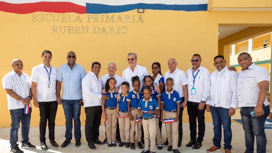 Presidente Abinader inaugura dos nuevas escuelas en Los Alcarrizos