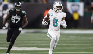 Recepci&oacute;n de Hill e intercepci&oacute;n de Holland dan a Dolphins triunfo sobre Jets