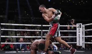 Benavidez vence a Andrade tras 6 rounds y pide pelea contra Canelo, campeón supermediano