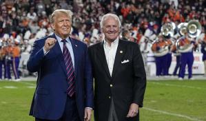 Trump recibe vítores y algunos abucheos en Carolina del Sur, territorio de su rival Nikki Haley