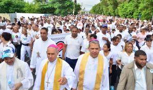 Arzobispo de Santiago exhorta a ense&ntilde;ar el evangelio desde el seno familiar
