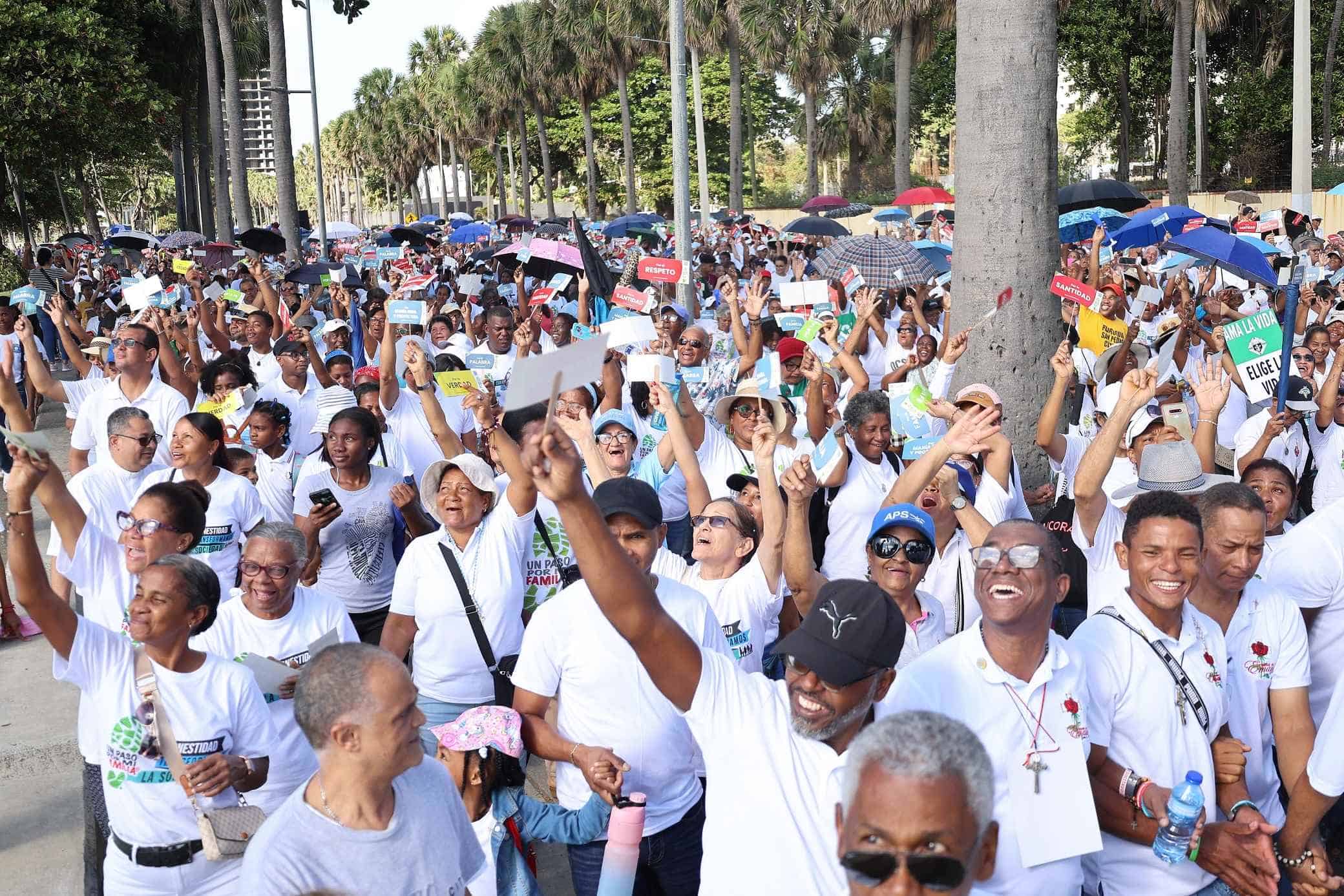 La caminata Un paso por la Familia que se realizó este domingo en la avenida George Washington.