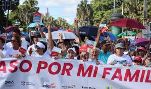 Miles de católicos participan en la marcha Un Paso por mi Familia