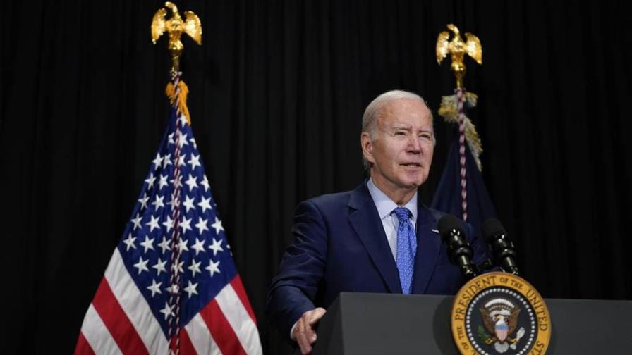 Biden celebra la liberación de más rehenes y aboga por la solución de dos Estados