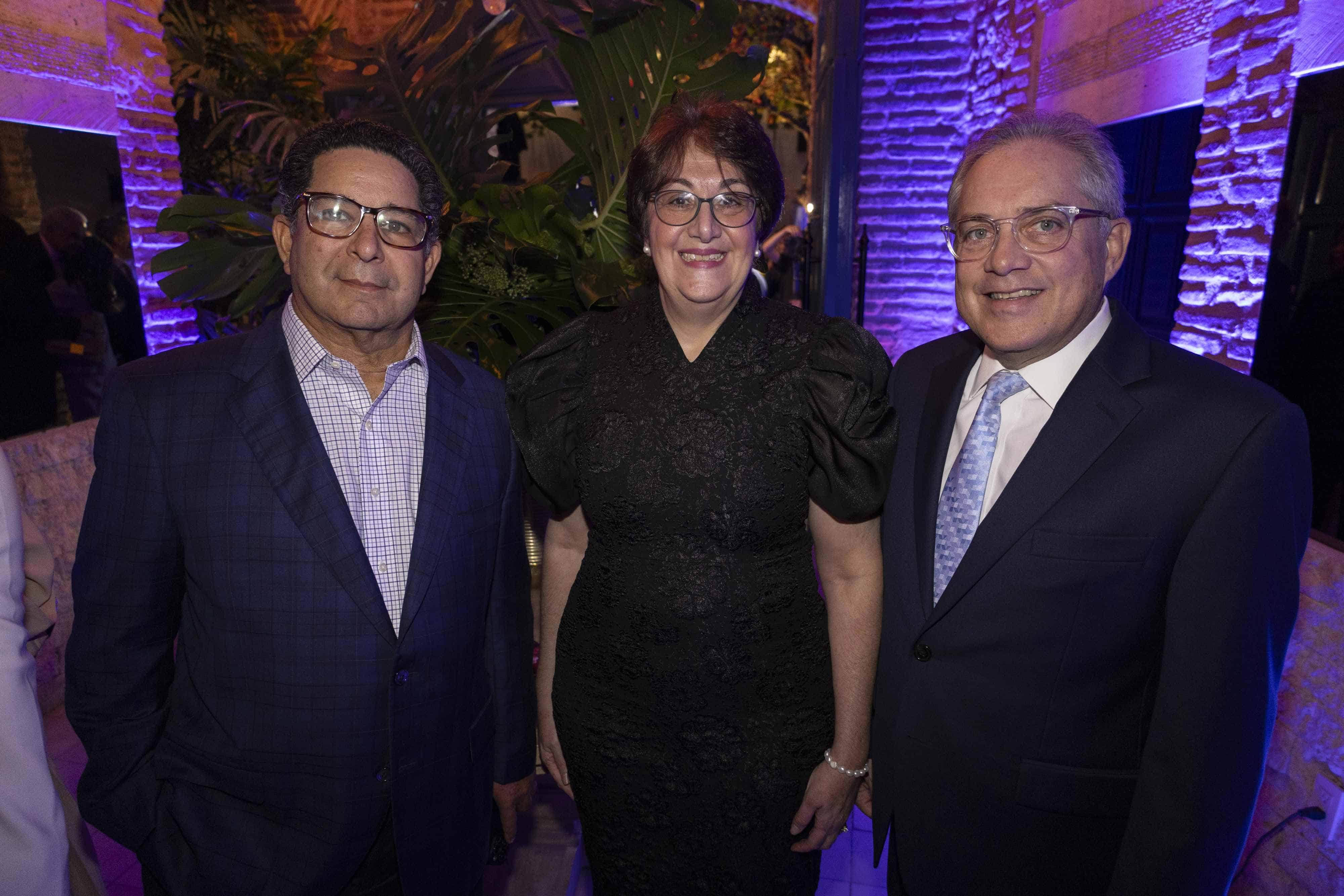 Eduardo Read, Arabella Michelén y y Ernesto Martínez.