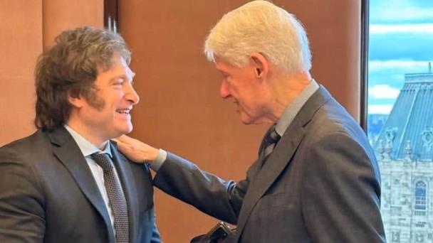 Milei almuerza con Bill Clinton durante su visita a Nueva York